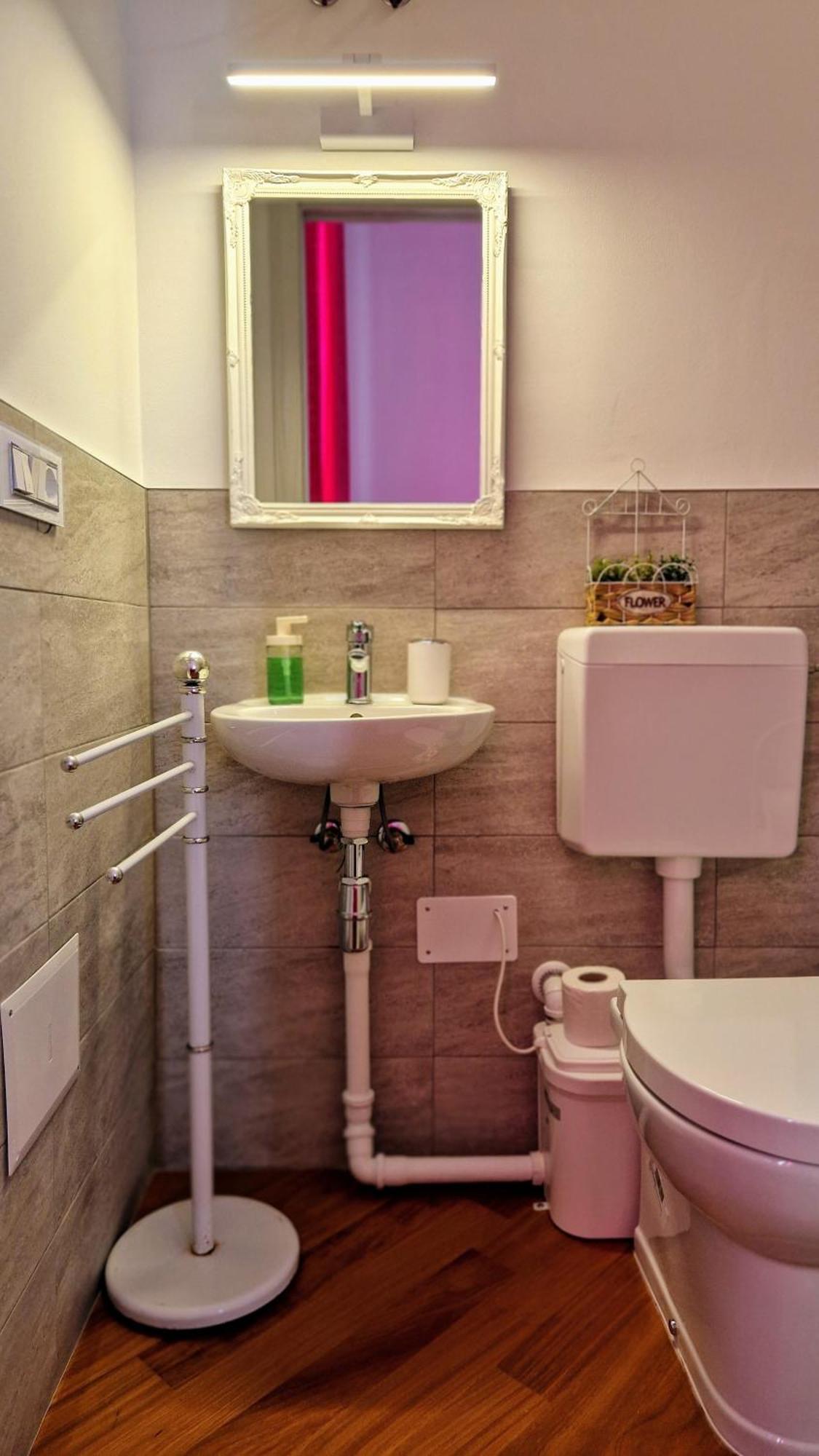 Con Bagno Privato In Piazza Galilei *
