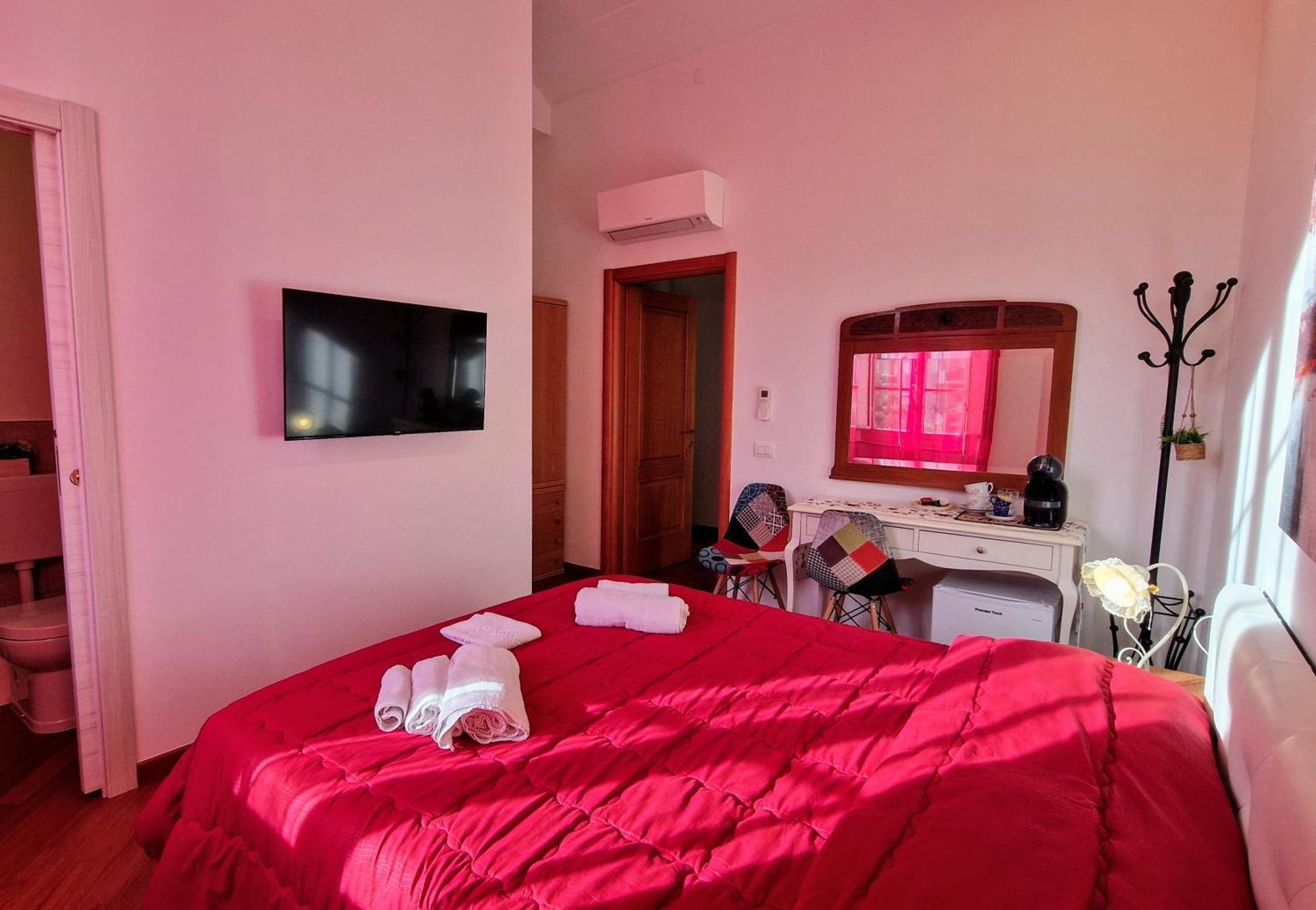 Con Bagno Privato In Piazza Galilei Homestay Cagliari
